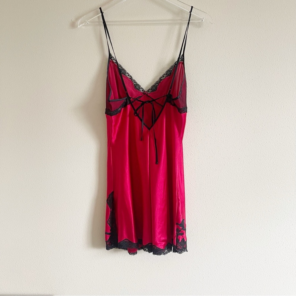 Victoria's Secret vintage red and black nightgown size medium - Picture 2 of 3